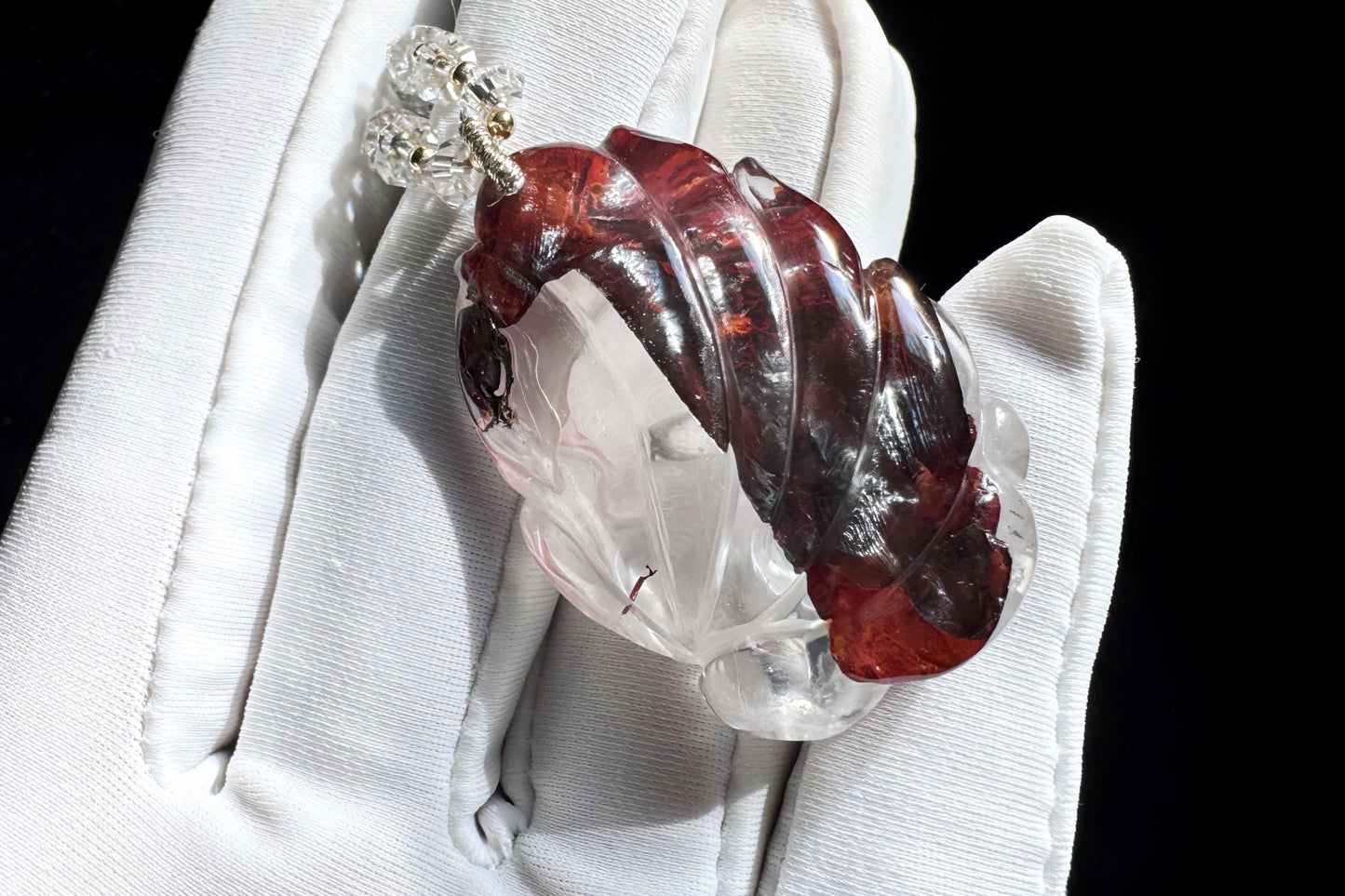 Natural Ox Blood Red Hematoid Quartz Hand Carved Fox Pendant, Ox Blood Red Hematoid Quartz Nine Tailed Fox Pendant, 天然牛血红胶花闪片九尾狐吊坠