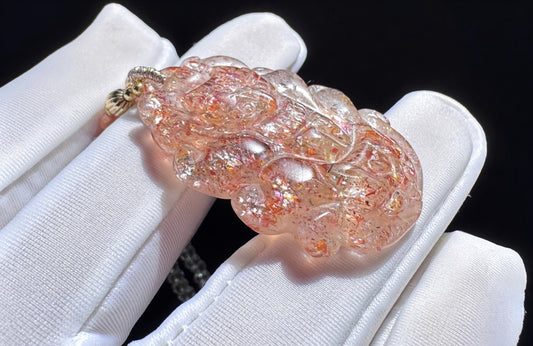 Natural Arusha Sunstone Hand Carved Nine Tailed Fox Pendant, Carved Confetti Sunstone Fox, 天然阿鲁沙水晶手工雕刻九尾狐双狐吊坠