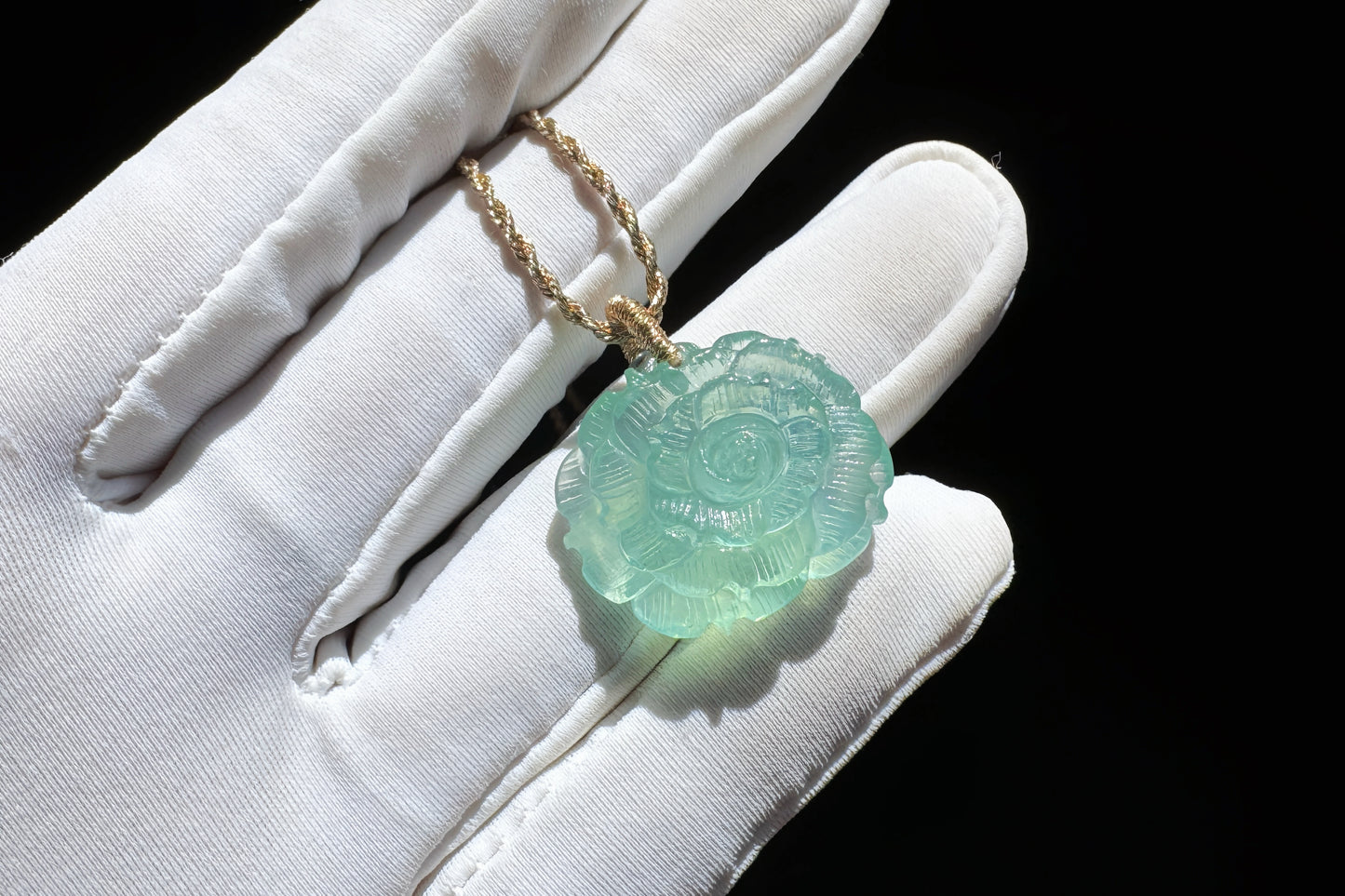 Certified Natural Green Aquamarine Carved Flower Pendant, Green Beryl with Mica inclusions, March Birthstone, 天然绿色海蓝宝雕刻花花吊坠