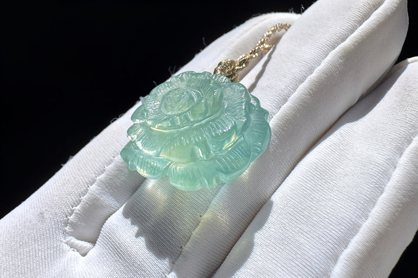 Certified Natural Green Aquamarine Carved Flower Pendant, Green Beryl with Mica inclusions, March Birthstone, 天然绿色海蓝宝雕刻花花吊坠