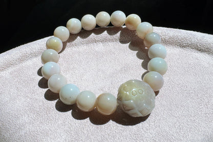 Natural Yanyuan Agate Beaded Bracelet in Pastel Colors and Carved Yanyuan Lotus Charm, 天然盐源玛瑙马卡龙色系圆珠手串搭配盐源莲花珠