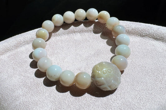 Natural Yanyuan Agate Beaded Bracelet in Pastel Colors and Carved Yanyuan Lotus Charm, 天然盐源玛瑙马卡龙色系圆珠手串搭配盐源莲花珠