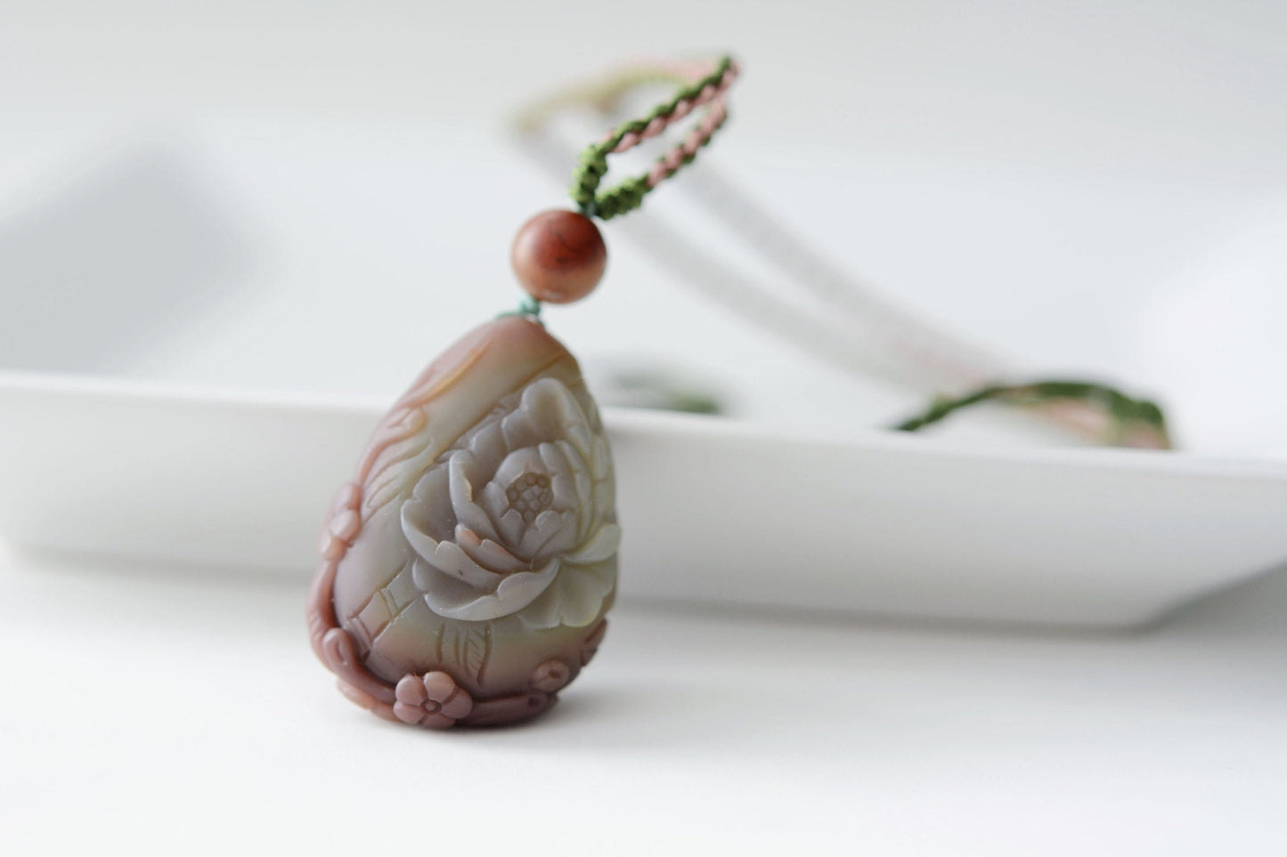 Natural Yanyuan Agate Carved Butterly and Flowers Pendant, 天然原矿盐源玛瑙雕刻蝶恋花精编吊坠