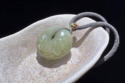 Natural Green Nephrite Hand Carved Peony Donut Pendant, Carved Nephrite Jade Peace Buckle Necklace，天然手雕牡丹花玉平安扣吊坠