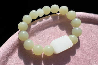 Natural Light Green Nephrite Beaded Bracelet with White Nephrite Cube, Satin Polished Nephrite Bracelet, 天然柔光且末油膏和田玉手串搭配俄白俏糖牌