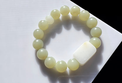 Natural Light Green Nephrite Beaded Bracelet with White Nephrite Cube, Satin Polished Nephrite Bracelet, 天然柔光且末油膏和田玉手串搭配俄白俏糖牌