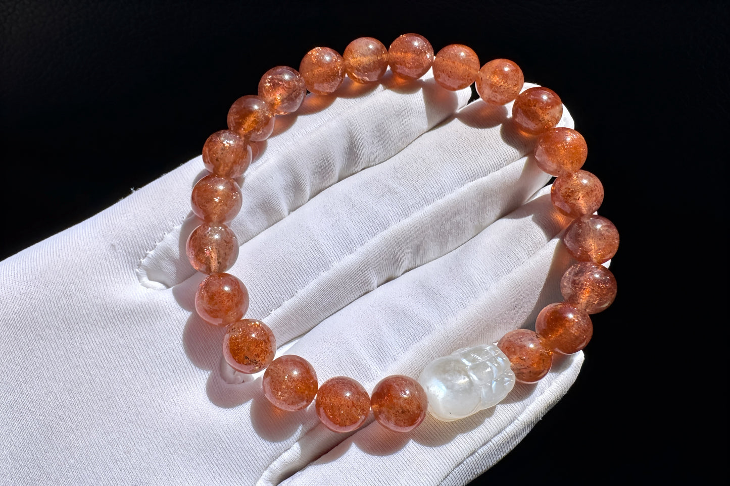 Natural Red Skeletal Golden Sunstone Beaded Bracelet, Natural Moonstone Carved PiXiu Charm, Sunstone Bracelet, 天然无优化黑骨干红金沙太阳石水晶手串搭配月光石貔貅