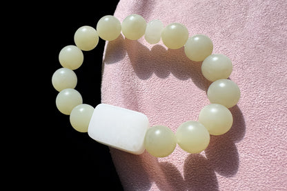 Natural Light Green Nephrite Beaded Bracelet with White Nephrite Cube, Satin Polished Nephrite Bracelet, 天然柔光且末油膏和田玉手串搭配俄白俏糖牌