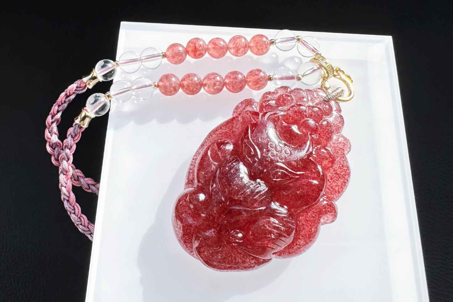 Top Grade Pigeon Blood Strawberry Quartz Hand Carved Nine Tailed Fox Pendant, Carved Strawberry Quartz Crystal, 天然极品鸽血红草莓晶手工雕刻九尾狐吊坠