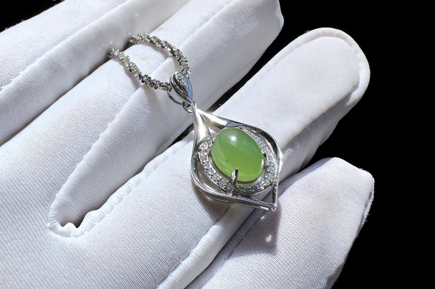 High Grade Natural Green Nephrite In S925 Sterling Silver Setting, Green Nephrite Silver  Pendant, 天然碧玉S925银吊坠