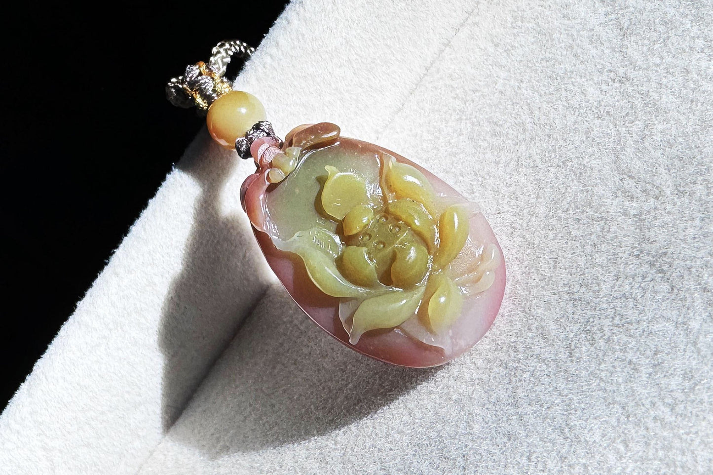Natural Yanyuan Agate Carved Dragonfly and Lotus Flower Pendant, Untreated Yanyuan Agate Pendant, 天然盐源玛瑙深雕蜻蜓荷花吊坠