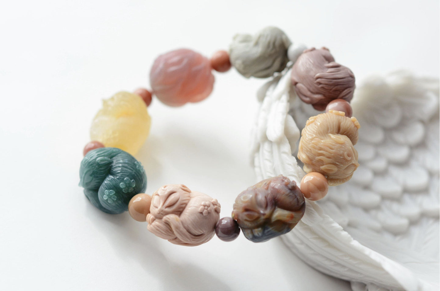 Top Grade Natural Alashan, African, and Hulun Buir Agate Hand Carved Nine Tailed Fox Bracelet, 天然原矿玉化阿拉善非红玛瑙呼伦贝尔玛瑙手工雕刻九尾趴趴狐手串