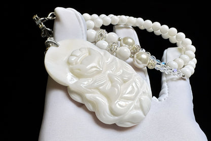 Natural Tridacnae Fox Spirit Pendant Necklace, Hand Carved Tridacnae Fluted Giant Clam Nine Tailed Fox, 天然砗磲全玉化料手工雕刻九尾狐修仙吊坠配砗磲珠链