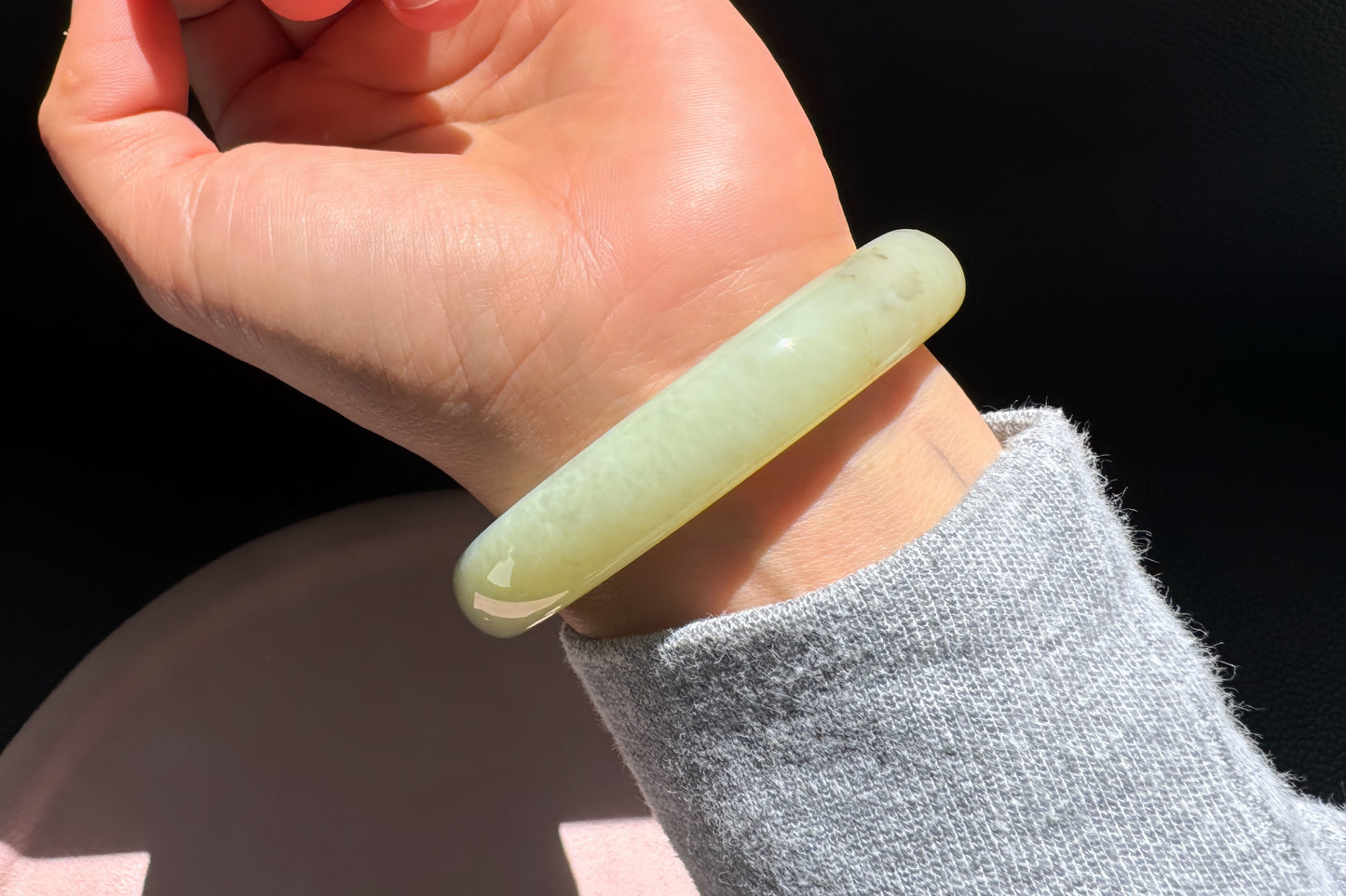 57mm Natural Yellow Hetian Nephrite Jade Bangle, Icy Nephrite Jade Bangle with Brown Sugar Vein lines 天然和田玉黄口带糖化纹圆镯手镯