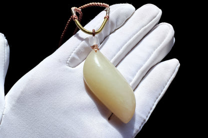 Natural Russian Nephrite Jade Pendant in Light Sugar Color, Oufen Nephrite Pendant Necklace, 天然俄料和田玉糖白玉随形吊坠