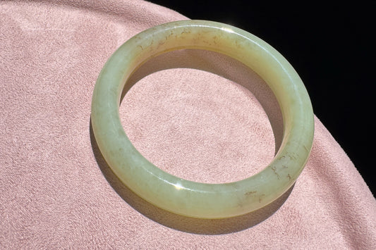 57mm Natural Yellow Hetian Nephrite Jade Bangle, Icy Nephrite Jade Bangle with Brown Sugar Vein lines 天然和田玉黄口带糖化纹圆镯手镯