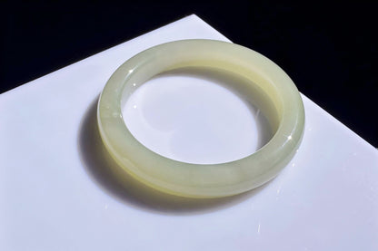 52mm Certified Natural Nephrite Bangle in Light Green Color, Nephrite Jade Bangle, 天然绿底晴水玉手镯