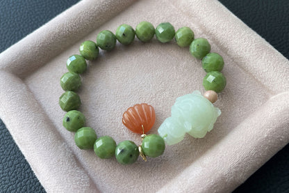 Natural Canadian Green Nephrite Bracelet with Xiu Jade Hand Carved Cat Girl and Nanhong Shell Charm, 天然加拿大碧玉手串配岫岩玉手工雕小猫女南红贝壳提溜