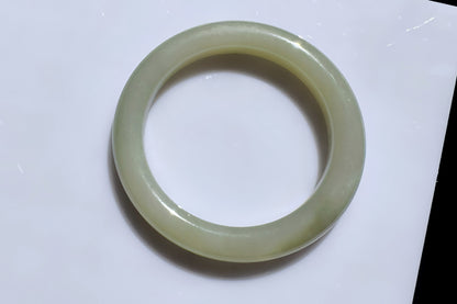 56mm Natural Hetian Nephrite Jade Bangle in Light Green Color, Icy Nephrite Bangle, 天然和田玉青海料晴水色圆镯手镯