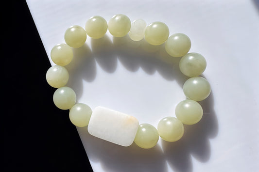 Natural Light Green Nephrite Beaded Bracelet with White Nephrite Cube, Satin Polished Nephrite Bracelet, 天然柔光且末油膏和田玉手串搭配俄白俏糖牌