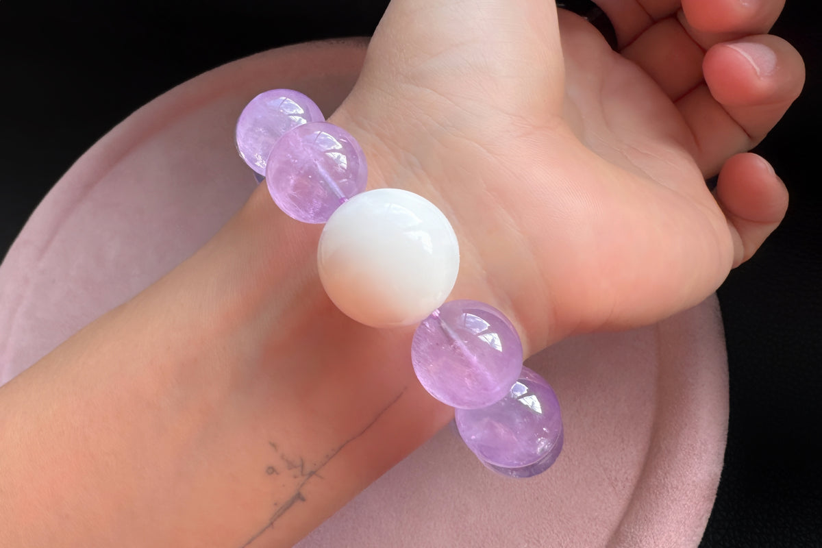 15mm Natural Lavender Amethyst Bracelet, Genuine Tridacna Bead Bracelet 20mm, Large Gemstone Statement Jewelry, Purple Crystal Bracelet