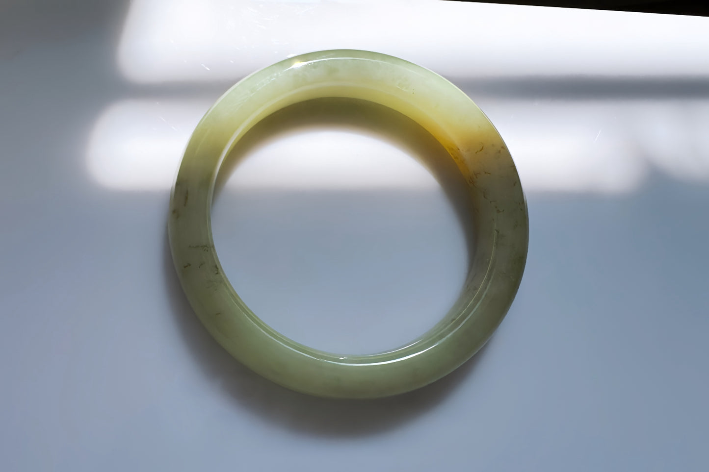 57mm Natural Yellow Hetian Nephrite Jade Bangle, Icy Nephrite Jade Bangle with Brown Sugar Vein lines 天然和田玉黄口带糖化纹圆镯手镯