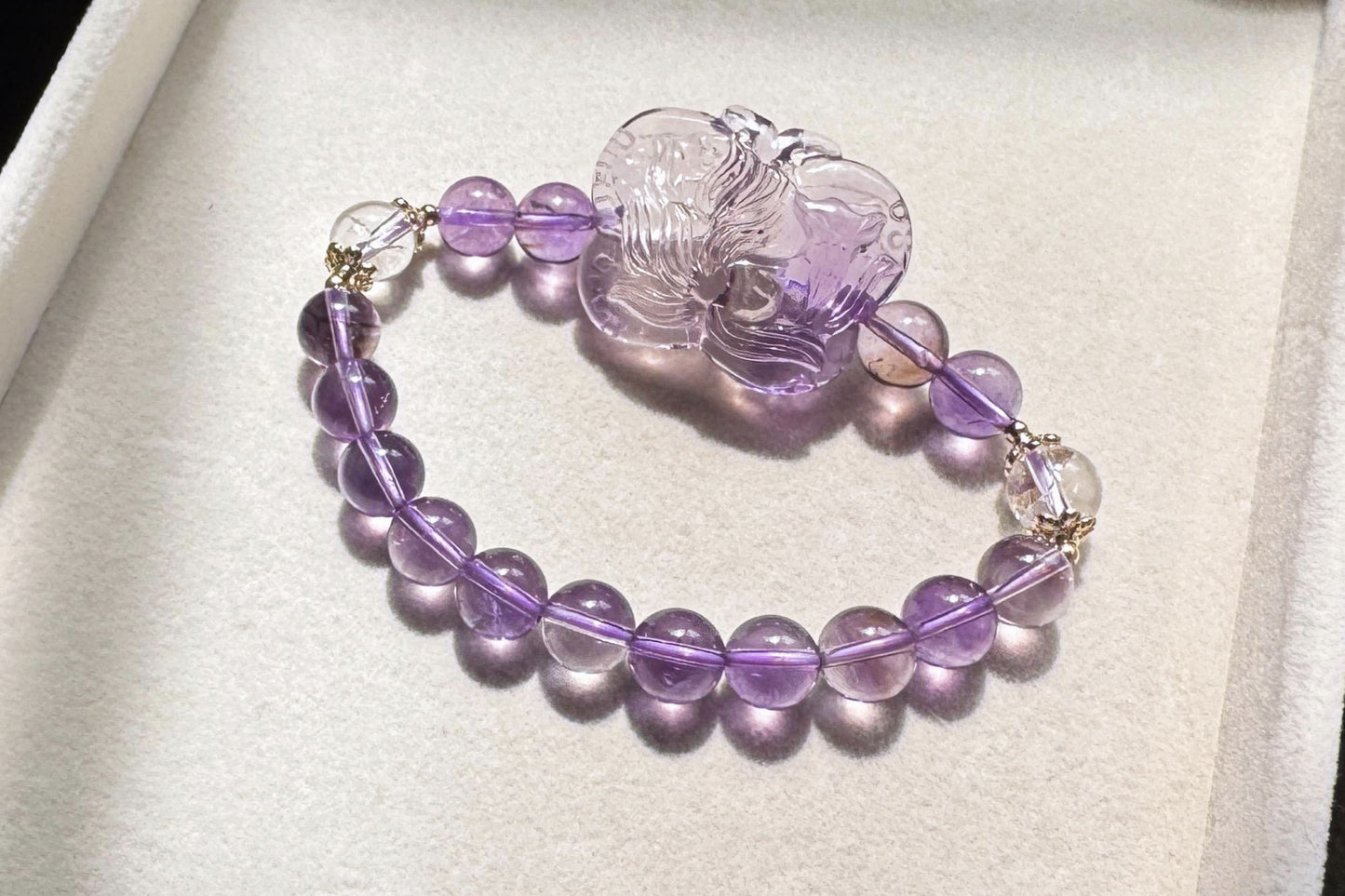 Natural High Grade Brazilian Amethyst Hand Carved Butterfly Nine Tailed Fox and Amethyst Beaded Bracelet, 天然精品巴西紫水晶手工精雕九尾狐蝴蝶搭配紫水晶手串