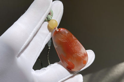 Natural Nanhong South Red Agate Hand Carved Nine Tailed Fox Pendant, Carved Nanhong Agate Fox, 天然原矿川料南红手工精雕九尾狐吊坠