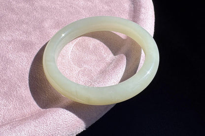 52mm Certified Natural Nephrite Bangle in Light Green Color, Nephrite Jade Bangle, 天然绿底晴水玉手镯