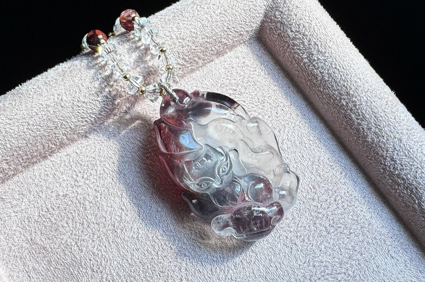 Natural Ox Blood Red Hematoid Quartz Hand Carved Fox Pendant, Ox Blood Red Hematoid Quartz Nine Tailed Fox Pendant, 天然牛血红胶花闪片九尾狐吊坠