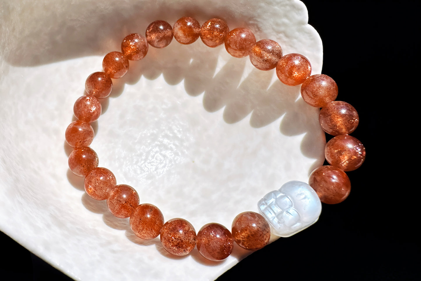 Natural Red Skeletal Golden Sunstone Beaded Bracelet, Natural Moonstone Carved PiXiu Charm, Sunstone Bracelet, 天然无优化黑骨干红金沙太阳石水晶手串搭配月光石貔貅