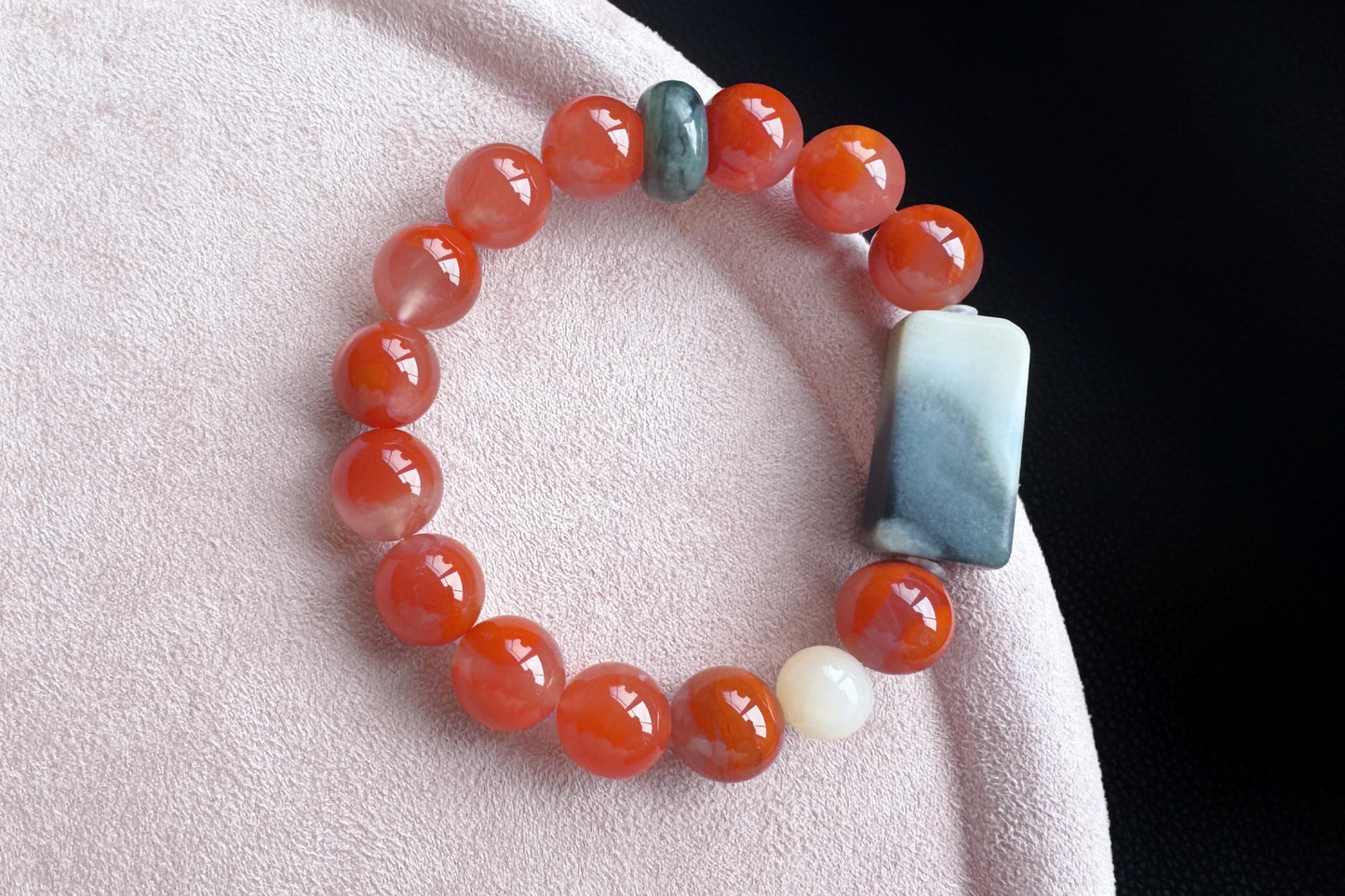 Natural Nanhong Agate Bracelet with Black and White Nephrite Jade, Untreated Nanhong Agate Beads, 天然冰飘火焰南红珠配水墨青花和田玉手串