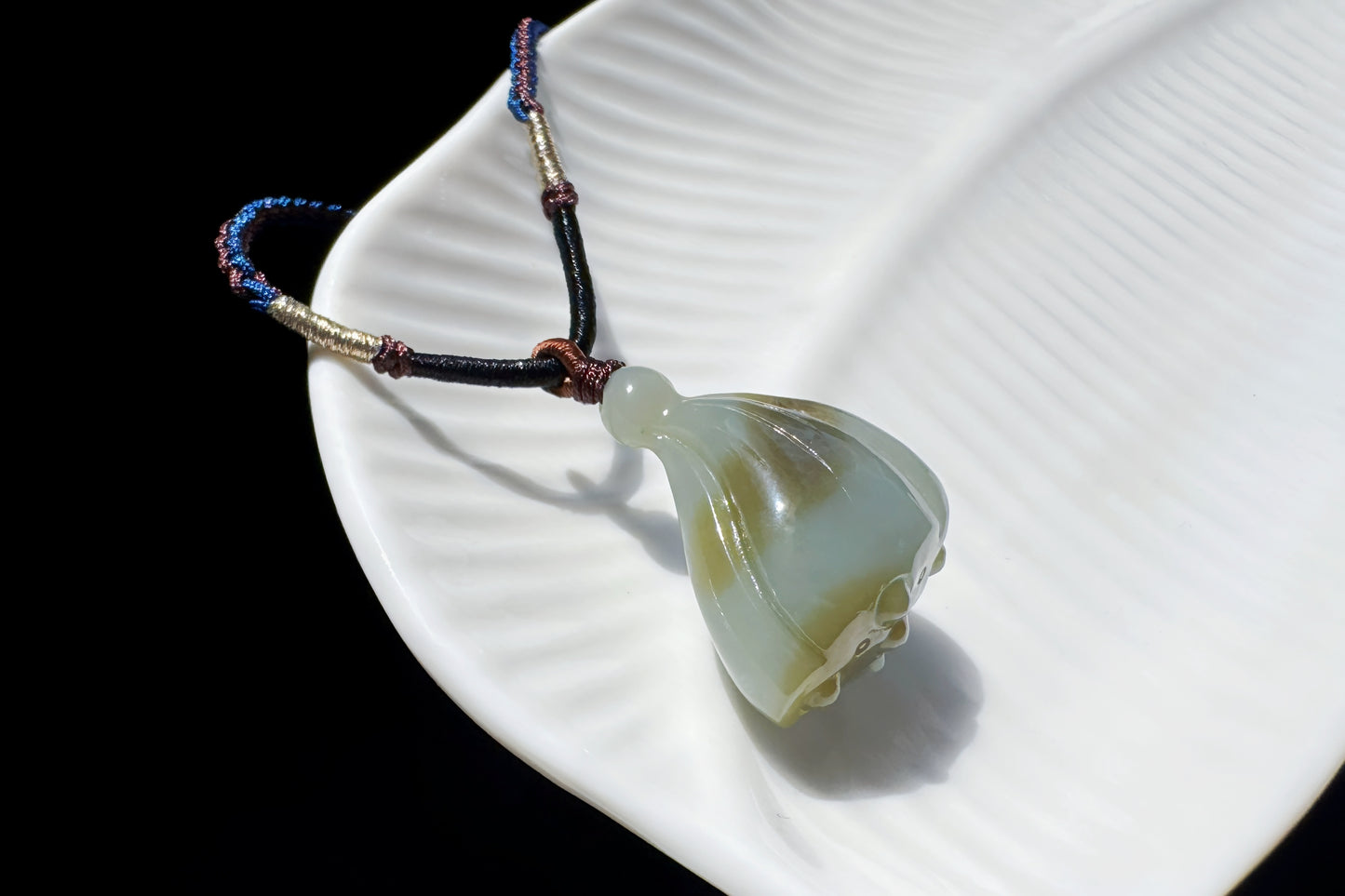 Natural Hetian Nephrite Lotus Pendant in Blue and Brown Sugar Color, Nephrite Jade Carved Lotus Pod Pendant, 天然和田玉蓝带糖色小莲蓬吊坠