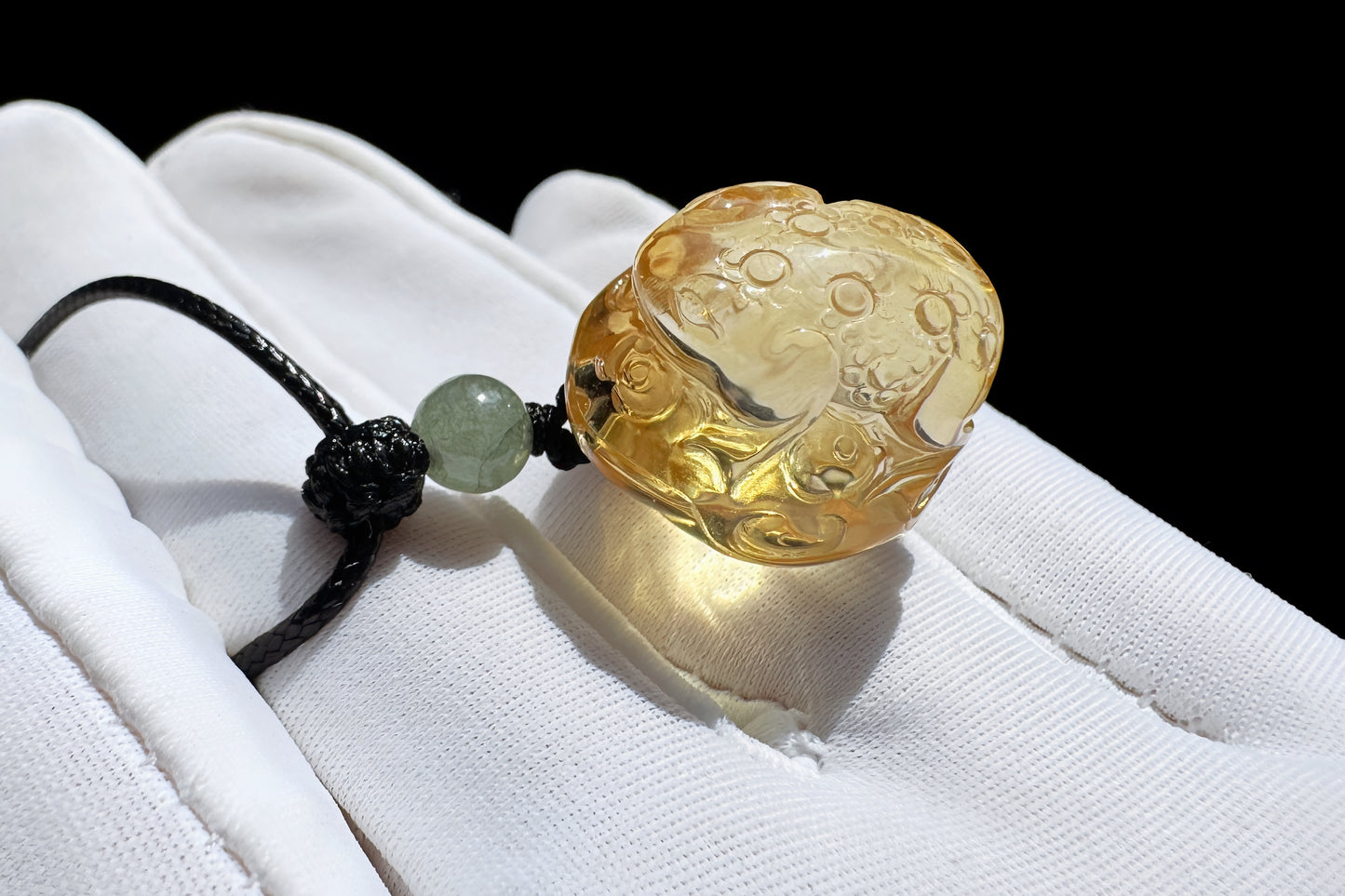 High Grade Natural Brazilian Citrine Hand Carved Frog on Lotus Pod Pendant, Citrine Toad Necklace, Carved Citrine Pendant, 天然精品巴西黄手工精雕呱呱来财吊坠