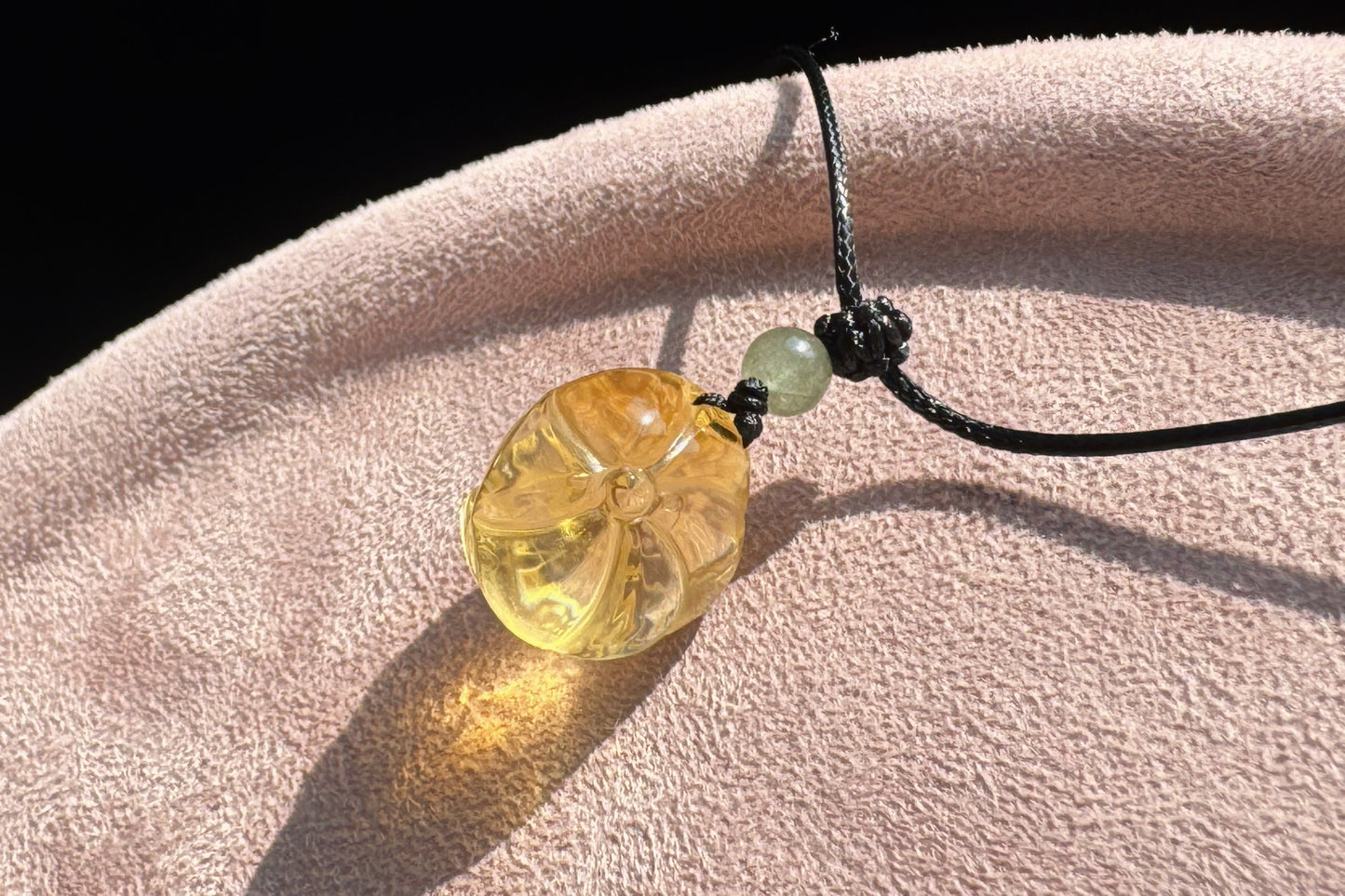 High Grade Natural Brazilian Citrine Hand Carved Frog on Lotus Pod Pendant, Citrine Toad Necklace, Carved Citrine Pendant, 天然精品巴西黄手工精雕呱呱来财吊坠