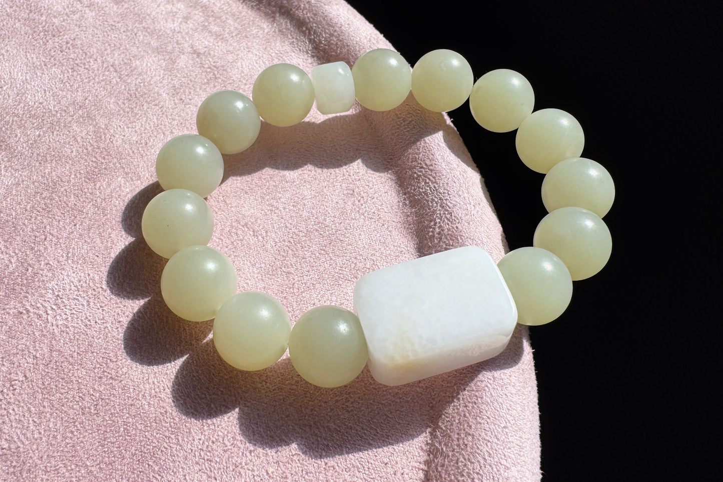 Natural Light Green Nephrite Beaded Bracelet with White Nephrite Cube, Satin Polished Nephrite Bracelet, 天然柔光且末油膏和田玉手串搭配俄白俏糖牌