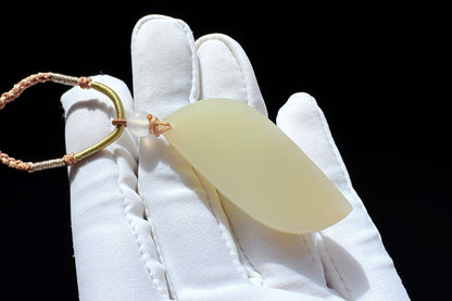 Natural Russian Nephrite Jade Pendant in Light Sugar Color, Oufen Nephrite Pendant Necklace, 天然俄料和田玉糖白玉随形吊坠