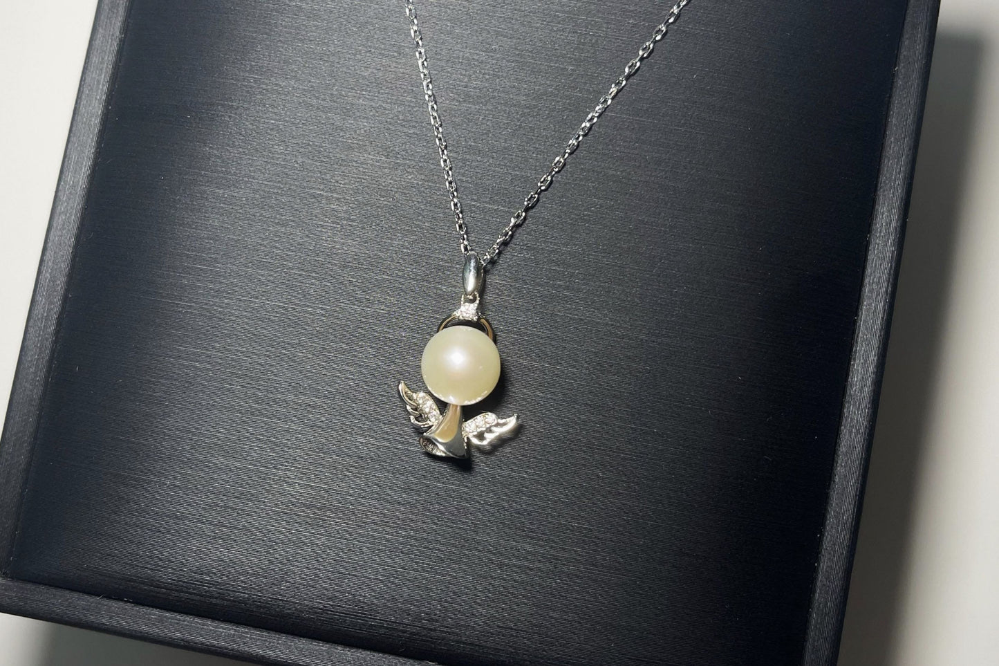 Natural Freshwater Pearl Pendant in 925 Silver Little Angel Design, Freshwater Pearl Necklace, 精品天然淡水珍珠925纯银Angel baby可爱小天使吊坠项链