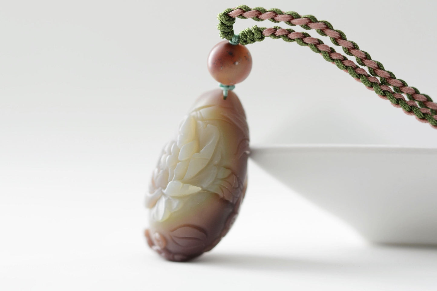 Natural Yanyuan Agate Carved Butterly and Flowers Pendant, 天然原矿盐源玛瑙雕刻蝶恋花精编吊坠