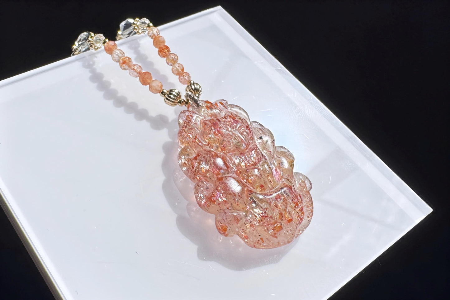 Natural Arusha Sunstone Hand Carved Nine Tailed Fox Pendant, Carved Confetti Sunstone Fox, 天然阿鲁沙水晶手工雕刻九尾狐双狐吊坠