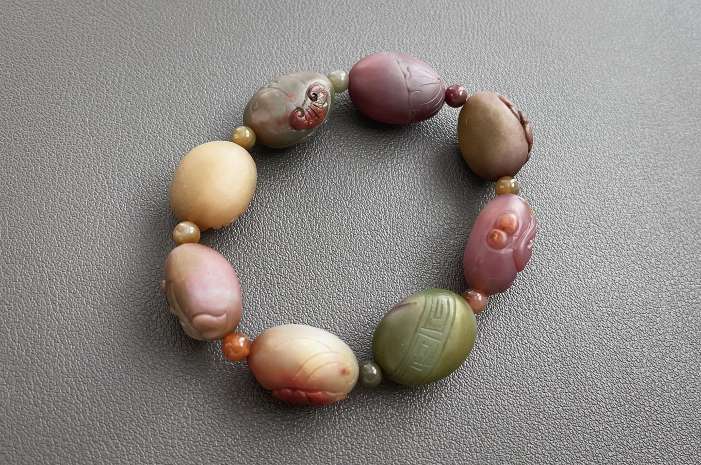 Top Grade Natural Yanyuan Agate Carved Egg Charm Bracelet, Genuine Carved Yanyuan Agate, 天然盐源玛瑙雕刻蛋蛋手串