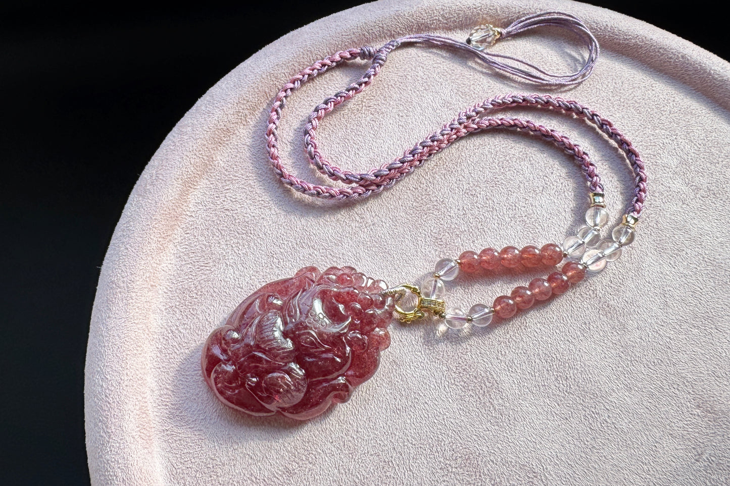 Top Grade Pigeon Blood Strawberry Quartz Hand Carved Nine Tailed Fox Pendant, Carved Strawberry Quartz Crystal, 天然极品鸽血红草莓晶手工雕刻九尾狐吊坠