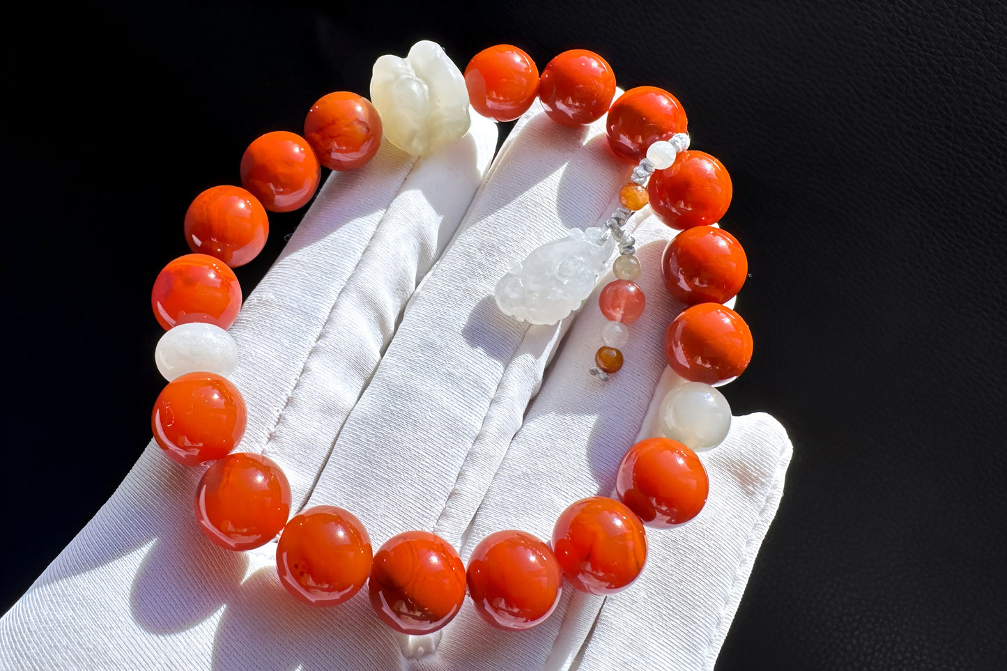 Natural High Grade Nanhong Agate Beaded Bracelet, Bracelet made with Nanhong, Nephrite, jadeite jade, 天然南红玛瑙瓦西锦红圆珠手串搭配和田玉并蒂莲A货翡翠如意