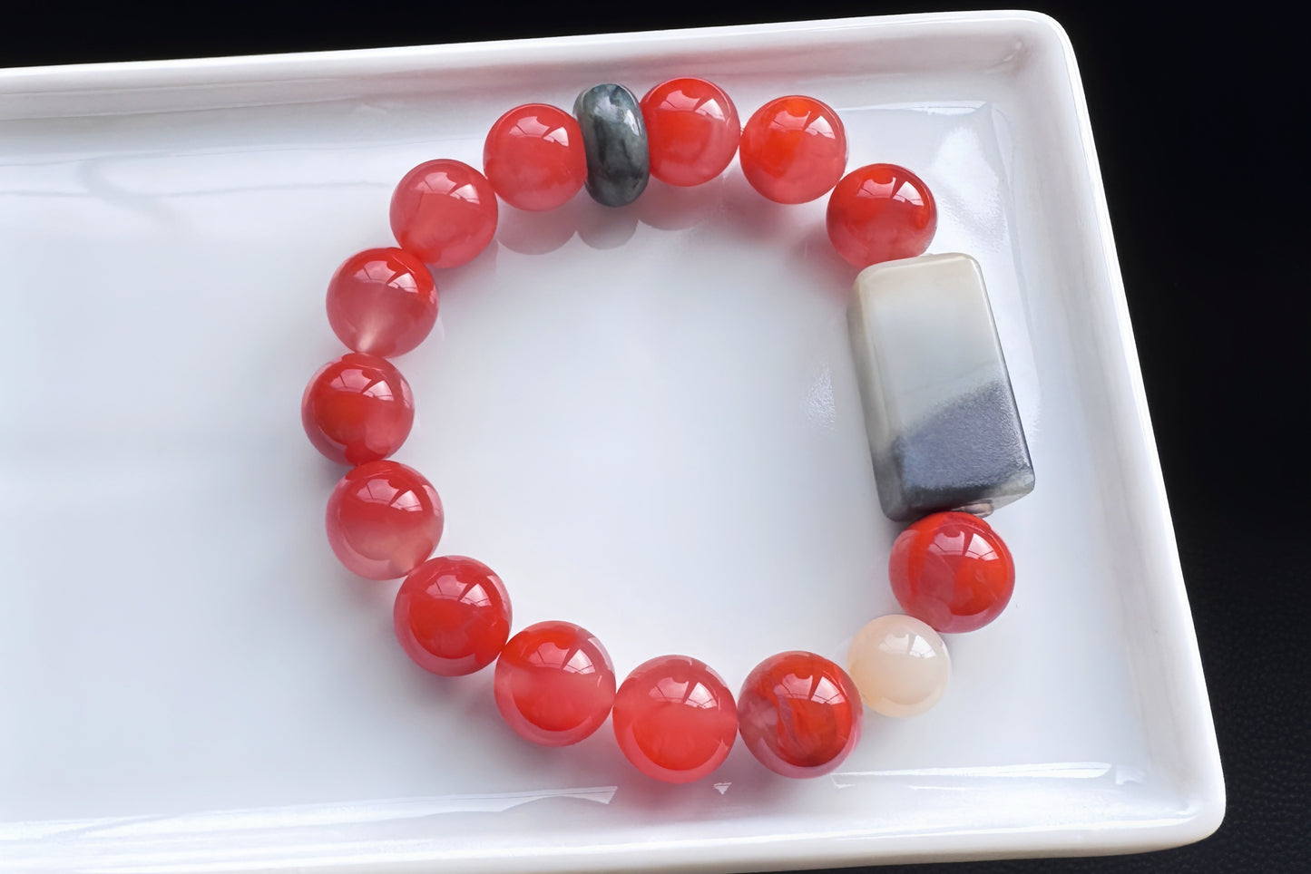 Natural Nanhong Agate Bracelet with Black and White Nephrite Jade, Untreated Nanhong Agate Beads, 天然冰飘火焰南红珠配水墨青花和田玉手串