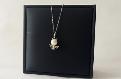 Natural Freshwater Pearl Pendant in 925 Silver Little Angel Design, Freshwater Pearl Necklace, 精品天然淡水珍珠925纯银Angel baby可爱小天使吊坠项链