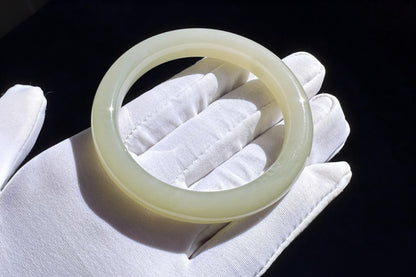 52mm Certified Natural Nephrite Bangle in Light Green Color, Nephrite Jade Bangle, 天然绿底晴水玉手镯