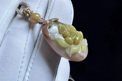 Natural Yanyuan Agate Carved Dragonfly and Lotus Flower Pendant, Untreated Yanyuan Agate Pendant, 天然盐源玛瑙深雕蜻蜓荷花吊坠