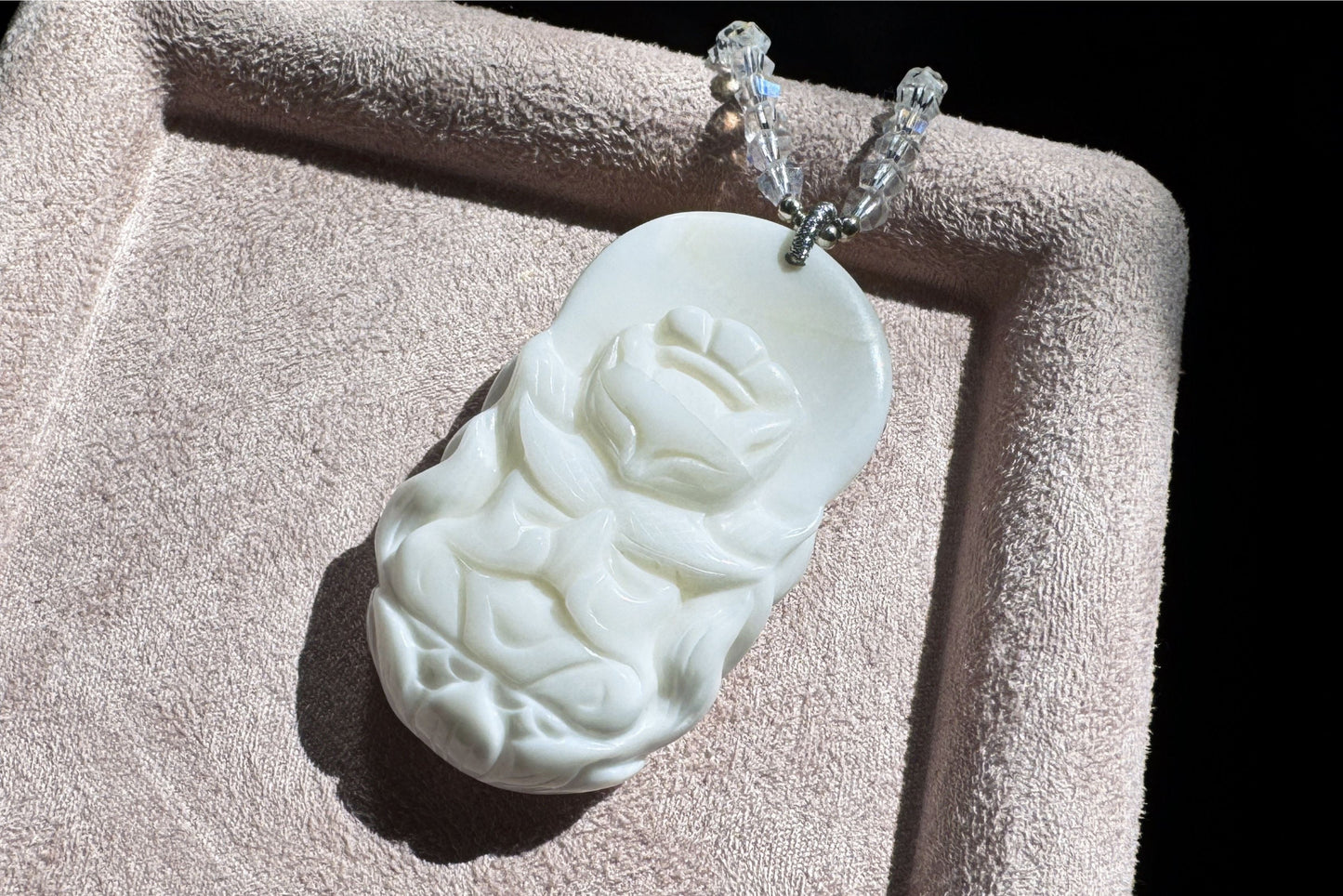 Natural Tridacnae Fox Spirit Pendant Necklace, Hand Carved Tridacnae Fluted Giant Clam Nine Tailed Fox, 天然砗磲全玉化料手工雕刻九尾狐修仙吊坠配砗磲珠链