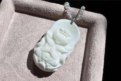 Natural Tridacnae Fox Spirit Pendant Necklace, Hand Carved Tridacnae Fluted Giant Clam Nine Tailed Fox, 天然砗磲全玉化料手工雕刻九尾狐修仙吊坠配砗磲珠链