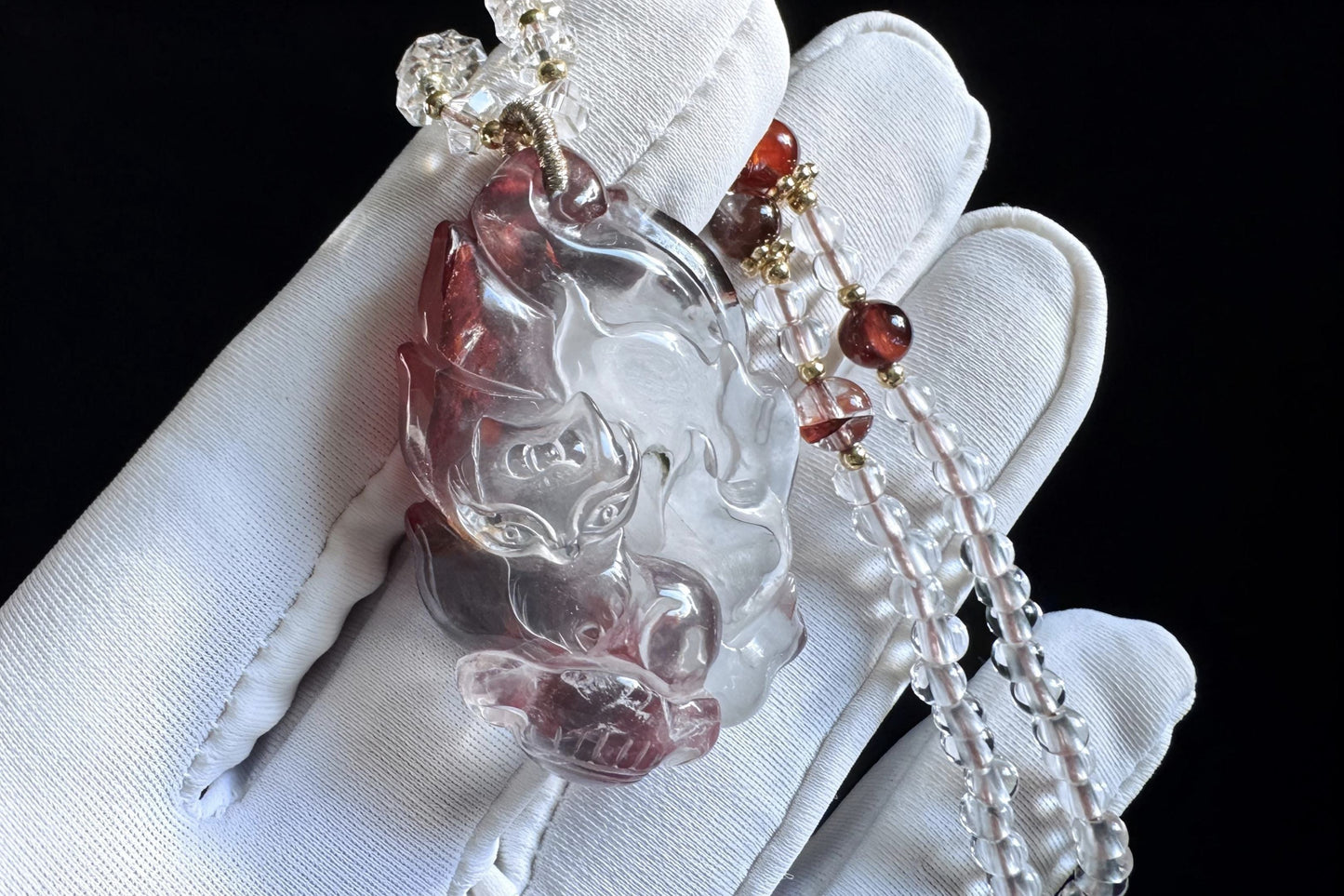Natural Ox Blood Red Hematoid Quartz Hand Carved Fox Pendant, Ox Blood Red Hematoid Quartz Nine Tailed Fox Pendant, 天然牛血红胶花闪片九尾狐吊坠